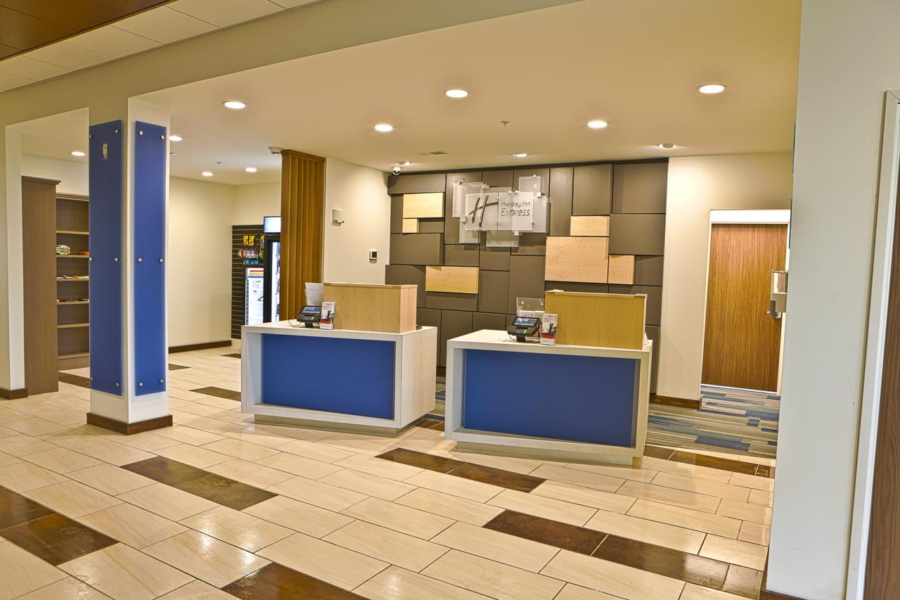 Holiday Inn Express & Suites Port Huron - thumb 7