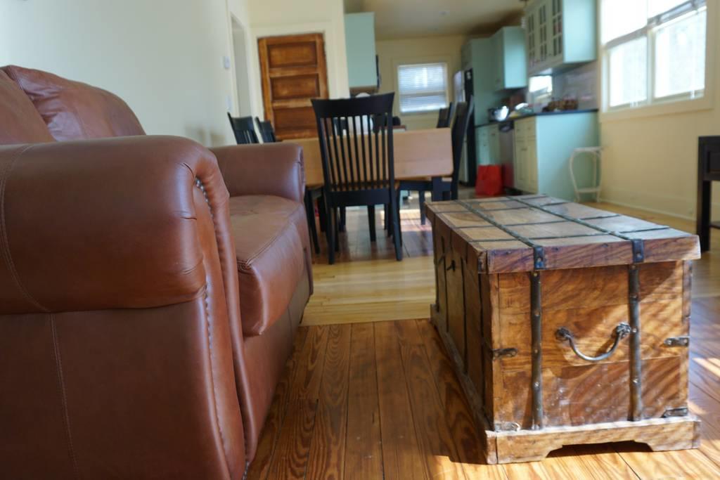 New Buffs Downtown Beach Getaway - thumb 13