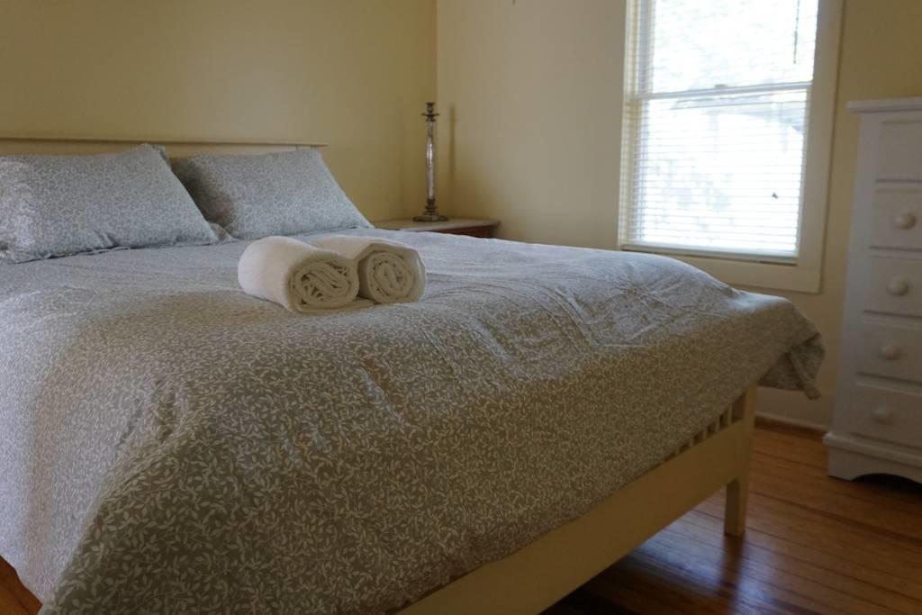 New Buffs Downtown Beach Getaway - thumb 12