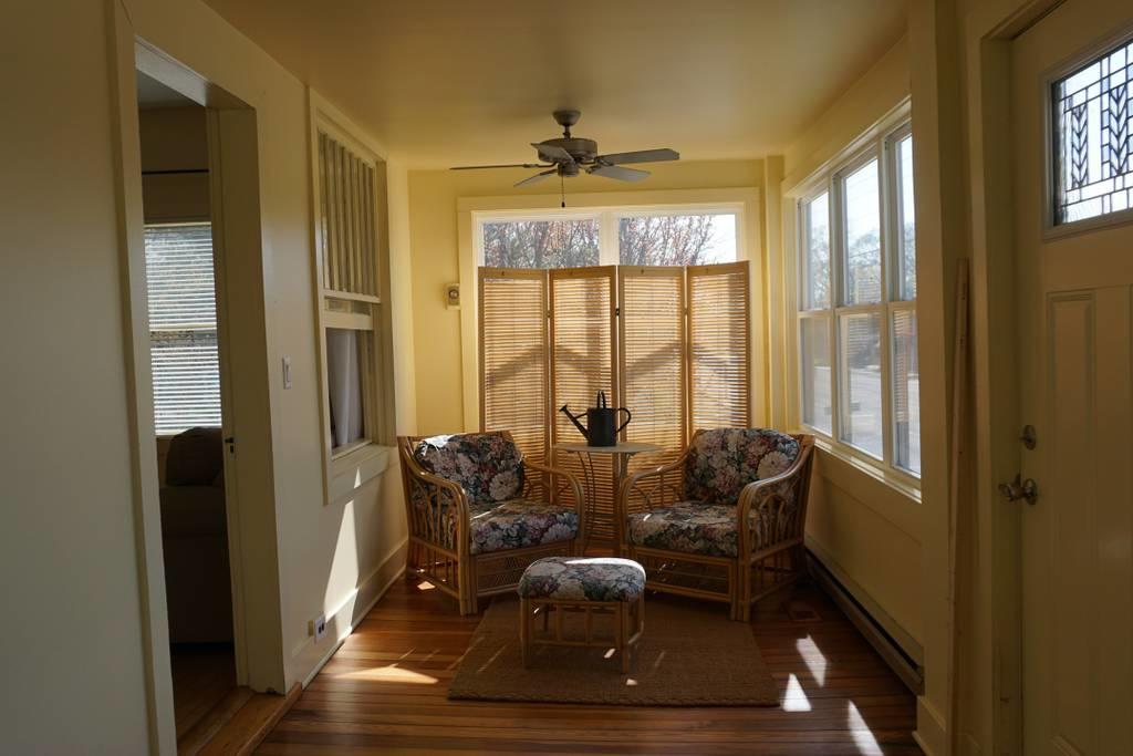 New Buffs Downtown Beach Getaway - thumb 4