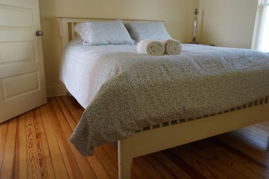 New Buffs Downtown Beach Getaway - thumb 7