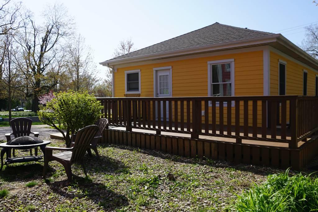 New Buffs Downtown Beach Getaway - thumb 14