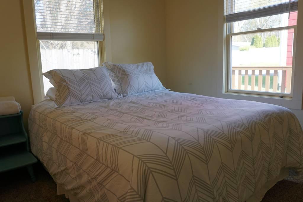 New Buffs Downtown Beach Getaway - thumb 8