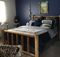 Croton Pond crest - Accommodation Rooms