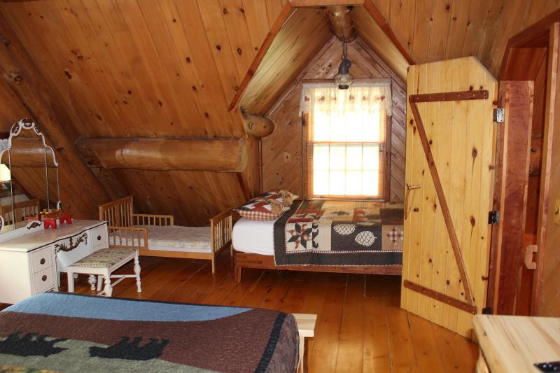Dream Catcher Log Cabin Residence - thumb 8