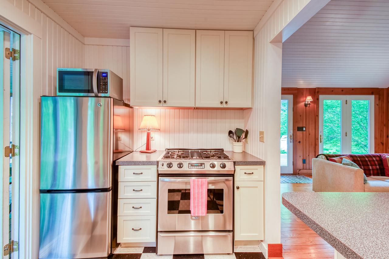 Cross Creek Pool House - thumb 12