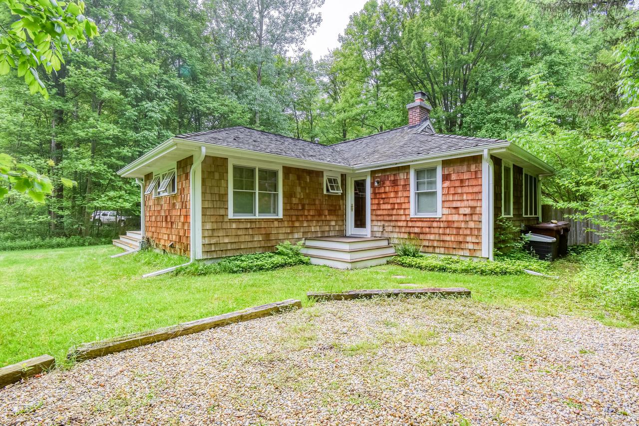 Cross Creek Pool House - thumb 1