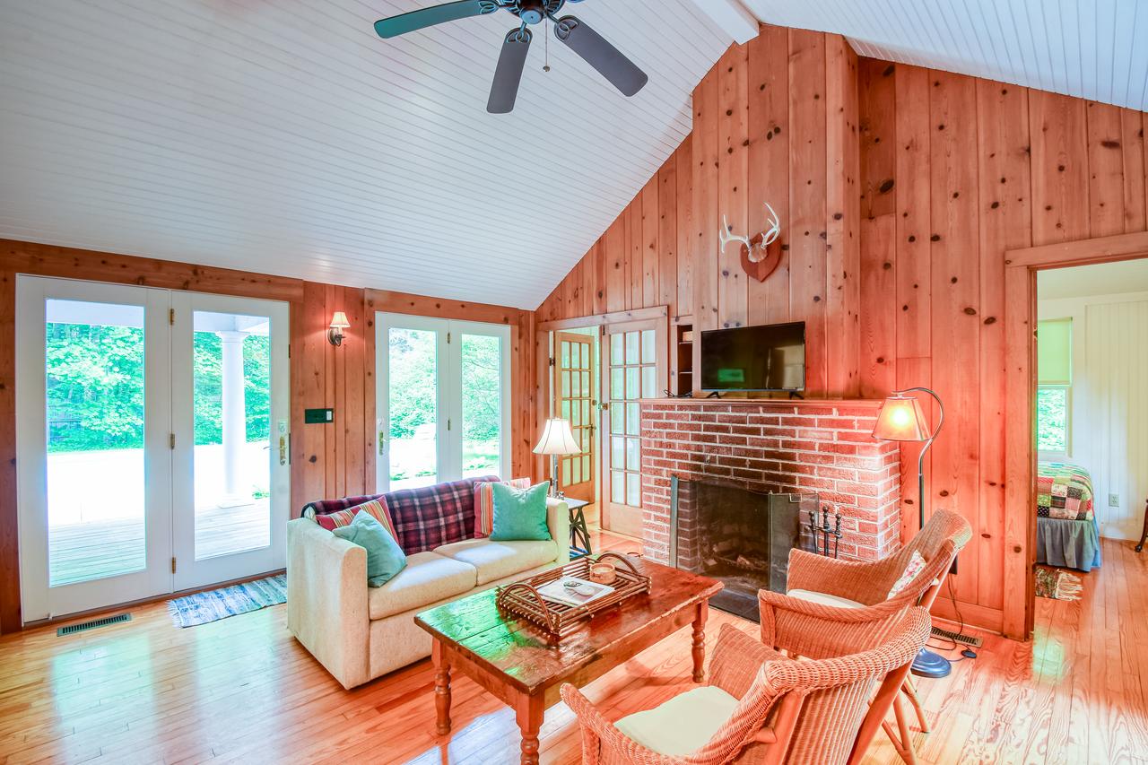 Cross Creek Pool House - thumb 10