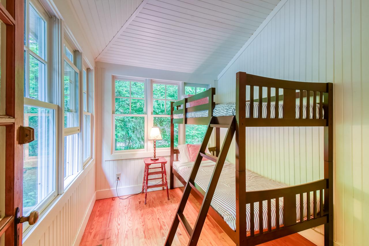 Cross Creek Pool House - thumb 13