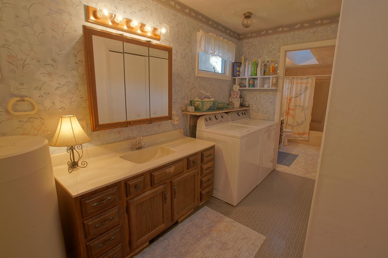 Sunset Breeze, House At Moran - thumb 9