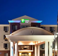 Holiday Inn Express Hotel  Suites Biloxi- Ocean Springs - Accommodation Rooms