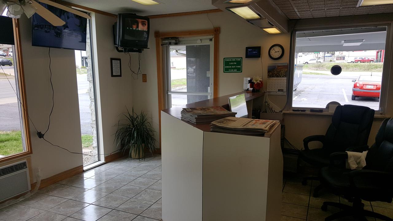 Town House Inn - thumb 1