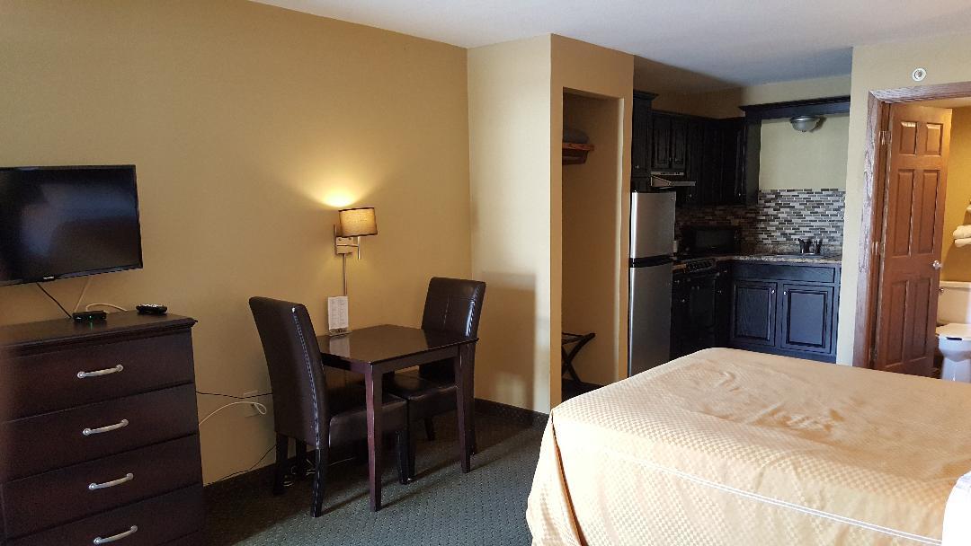 Town House Inn - thumb 0