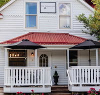 The Farmhouse Inn  Kitchen 2 blocks from Downtown Whitefish Montana - Accommodation Rooms