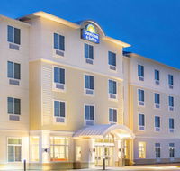 Days Inn  Suites by Wyndham Kearney - Accommodation Rooms