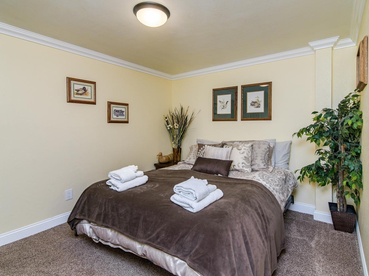 465 Kent Way Home - thumb 21
