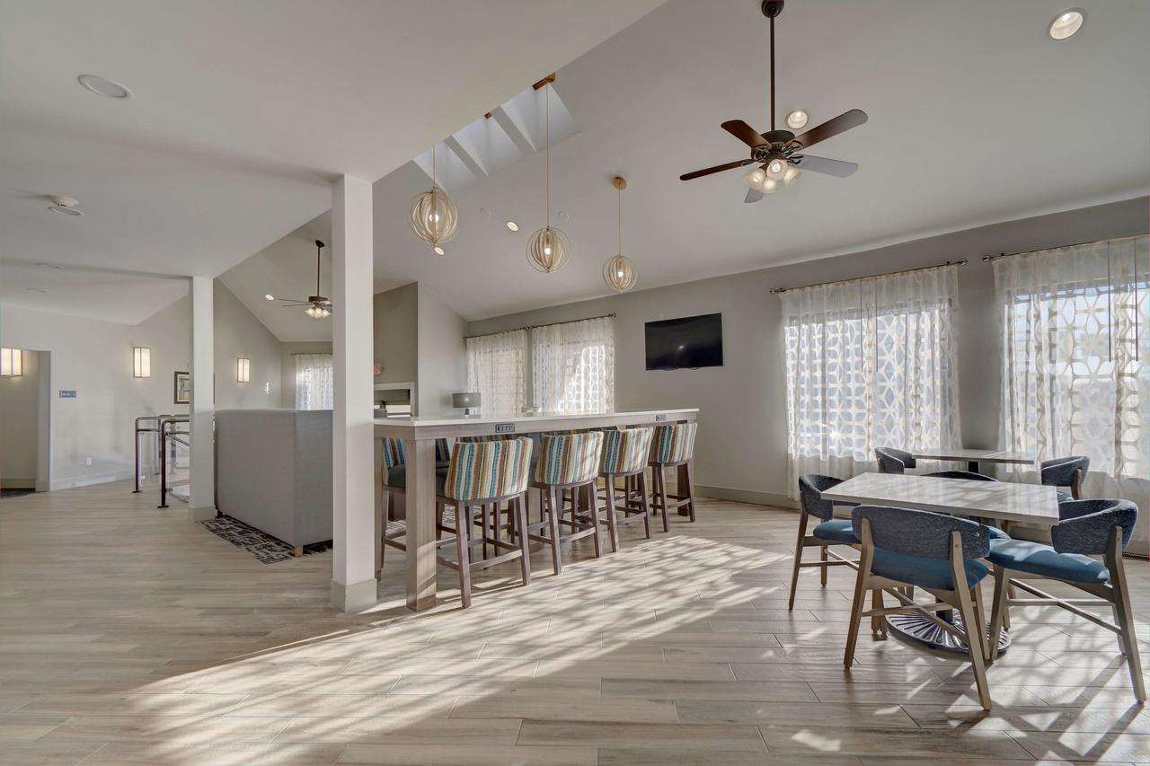 Best Western Hampshire Inn - thumb 1