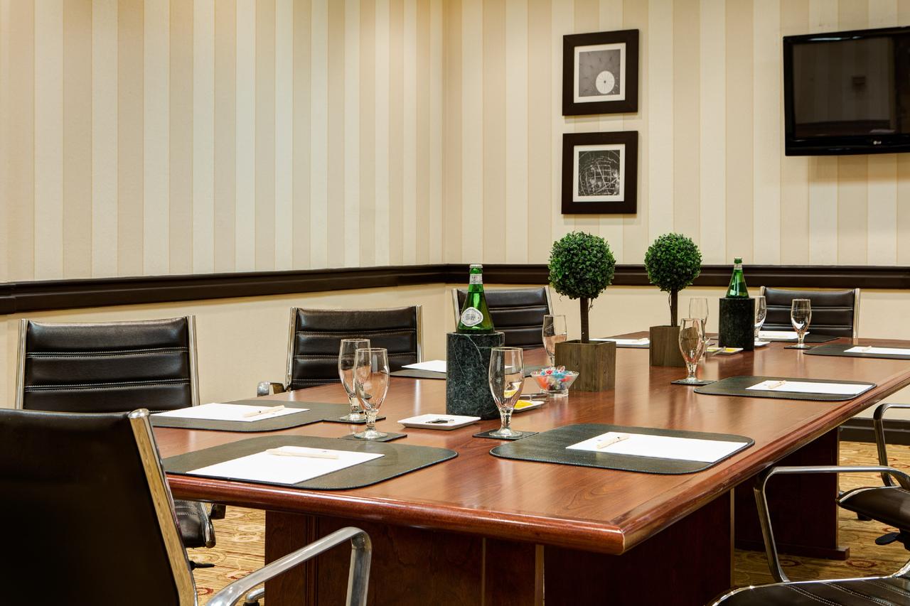 DoubleTree By Hilton Hotel Newark Airport - thumb 23