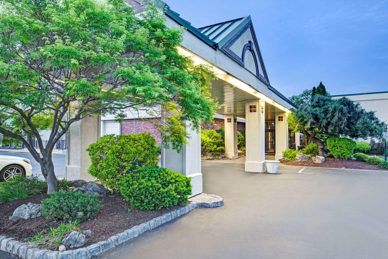 Ramada By Wyndham Wayne Fairfield Area - thumb 0