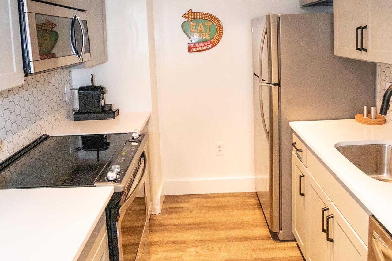 Modern 2BR On Garden St W/ Gym, 15 Min From NYC - thumb 5