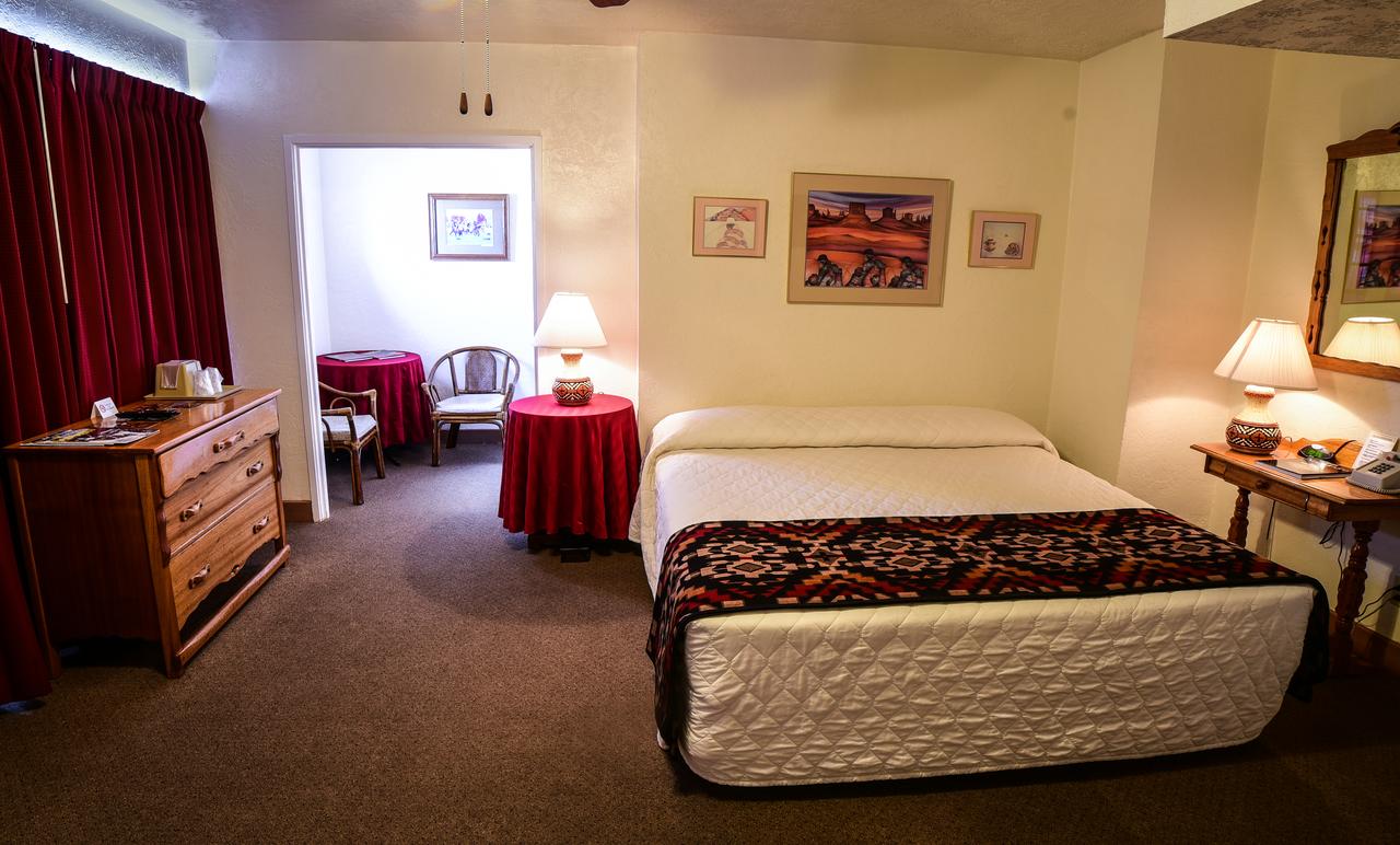 El Rancho Hotel - thumb 24