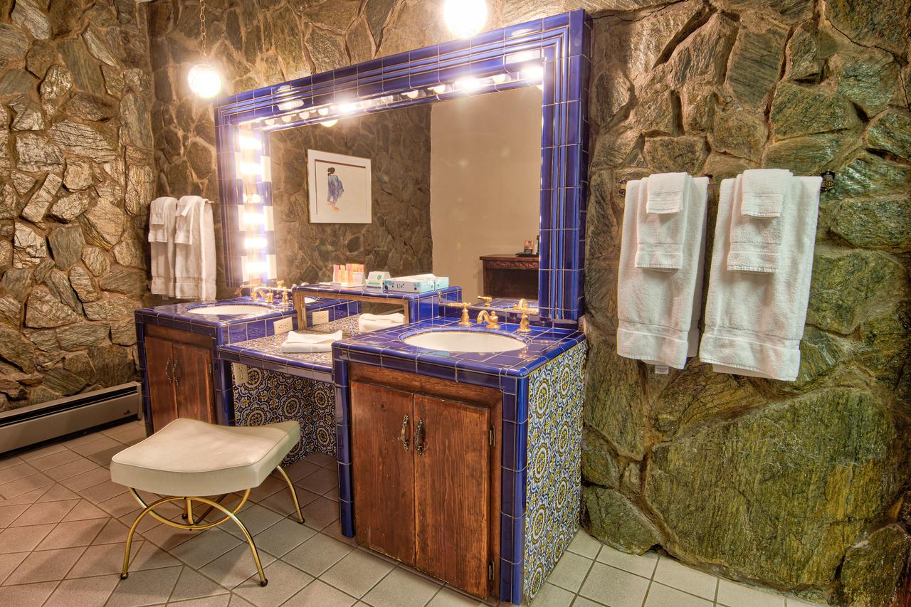 El Rancho Hotel - thumb 11