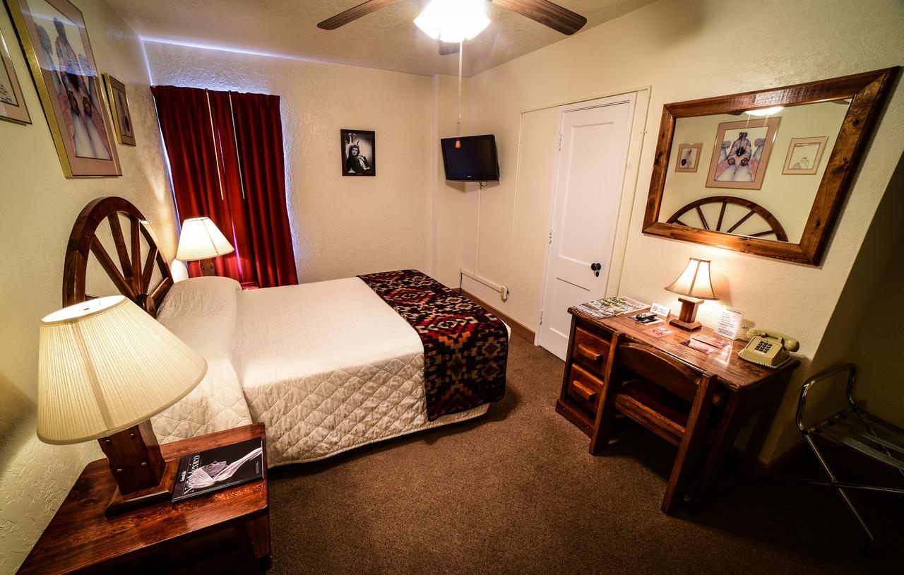 El Rancho Hotel - thumb 39