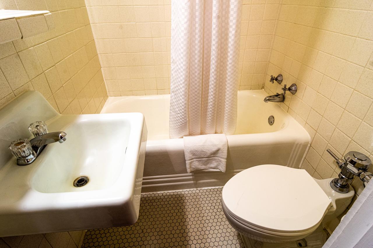 El Rancho Hotel - thumb 4