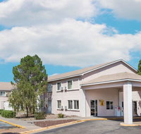 Super 8 by Wyndham Socorro - Accommodation Rooms