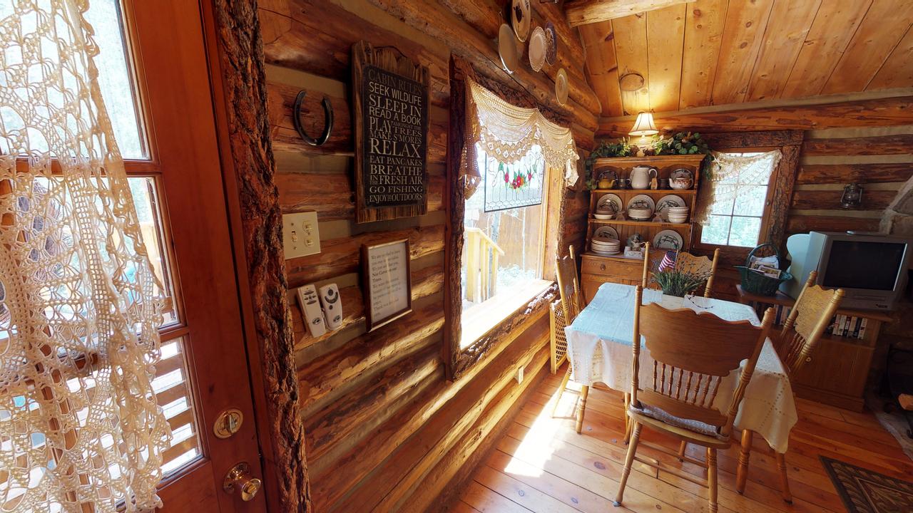 Cabin By The Creek - thumb 11