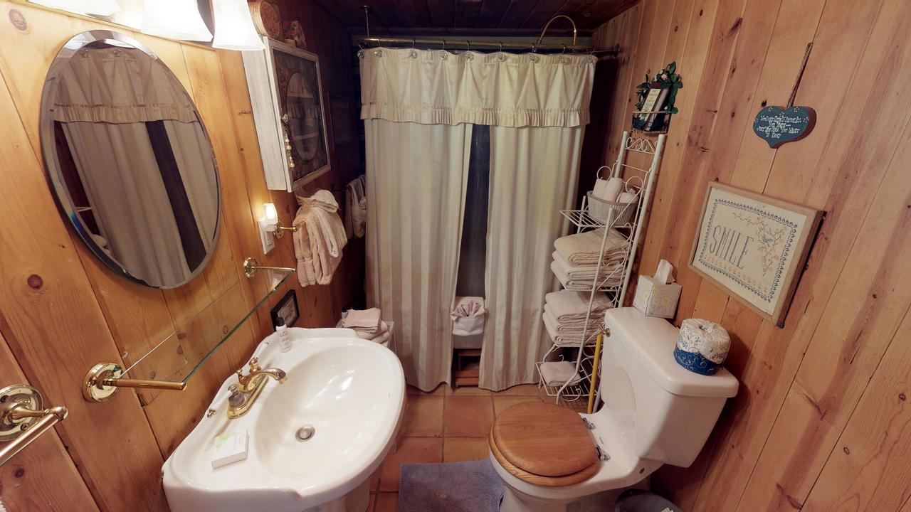 Cabin By The Creek - thumb 0