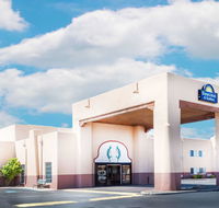 Days Inn  Suites by Wyndham Lordsburg - Accommodation Rooms