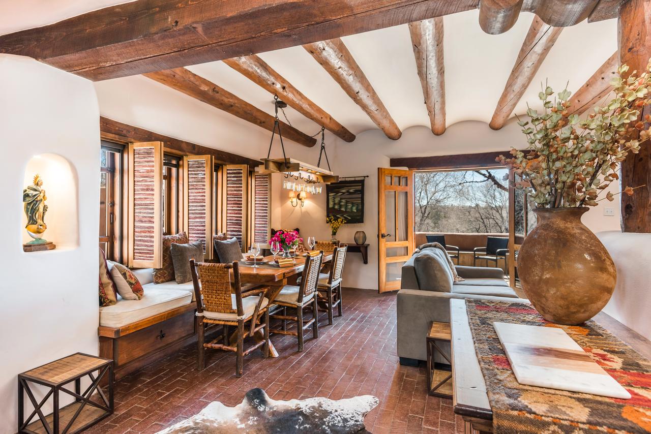 1 Bedroom - 5 Min. Walk To Canyon Rd. - Buena Suerte - thumb 4