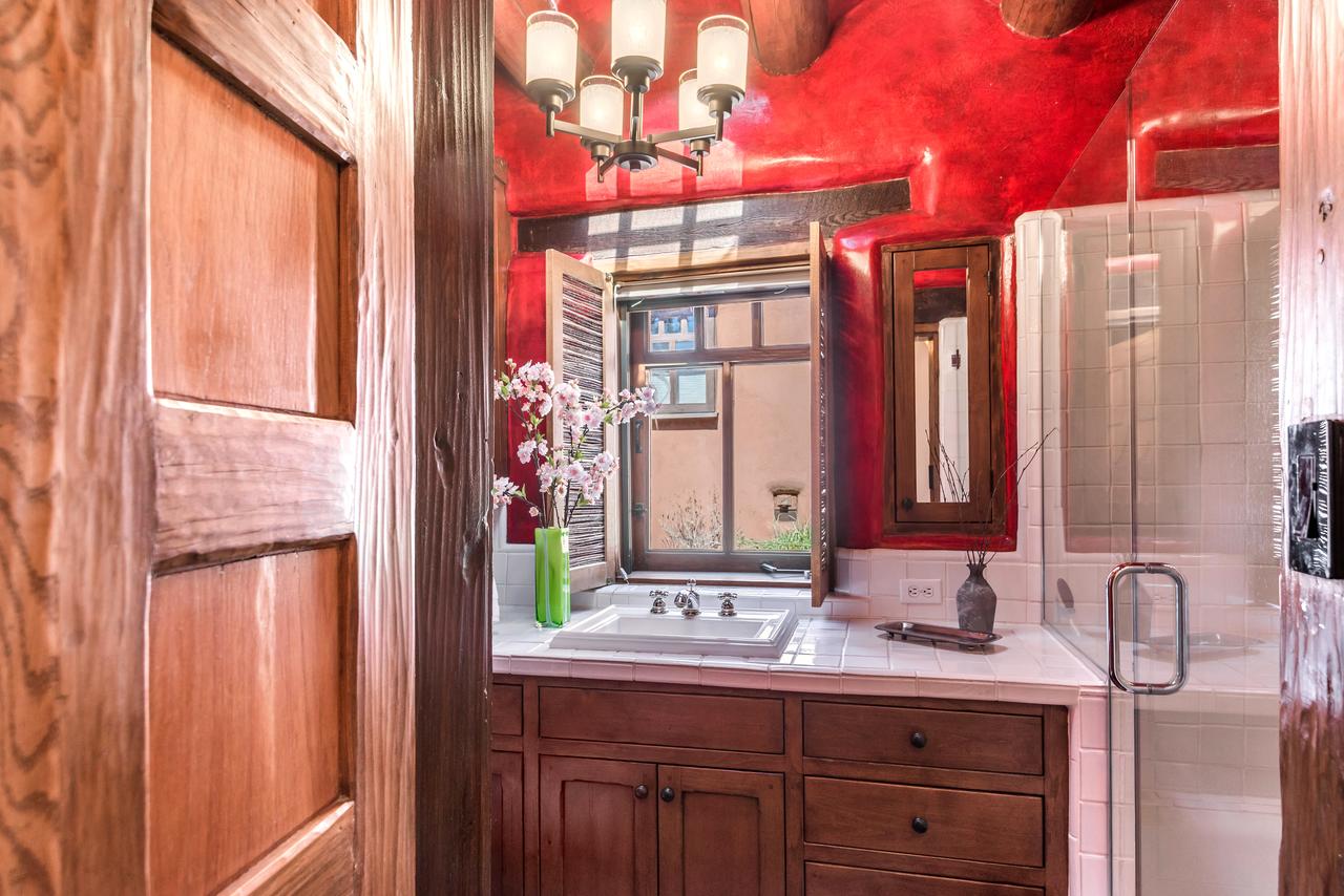 1 Bedroom - 5 Min. Walk To Canyon Rd. - Buena Suerte - thumb 29