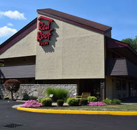 Red Roof Inn Utica - Accommodation Rooms