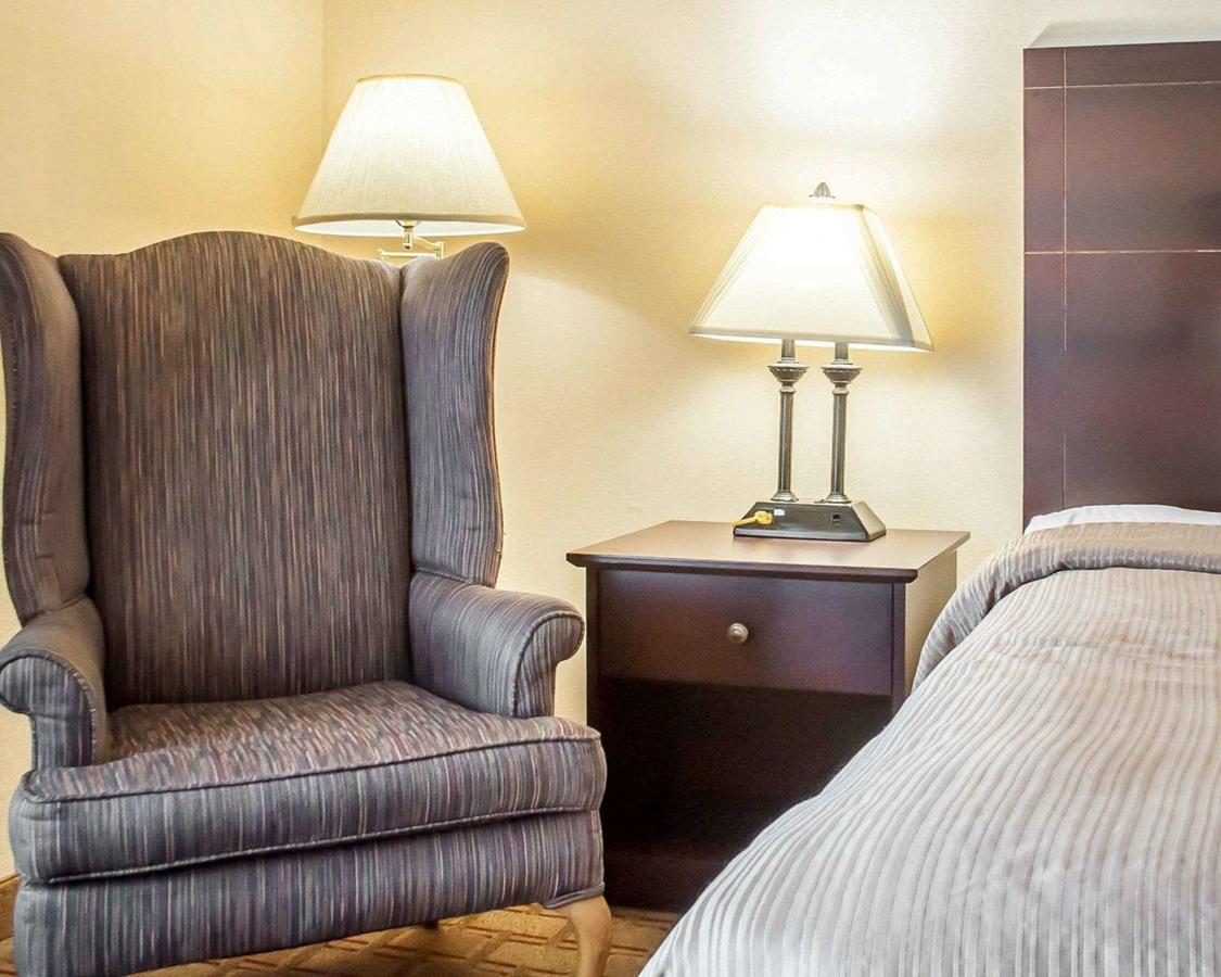 Quality Inn Buffalo Airport - thumb 17