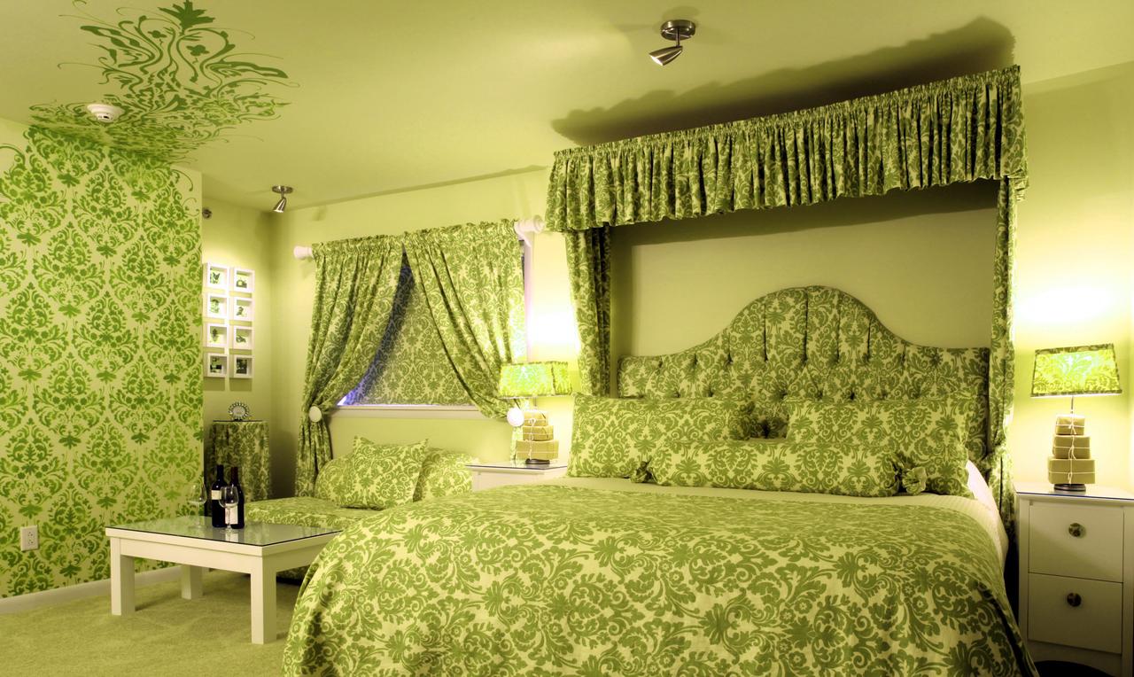 The Roxbury - thumb 25