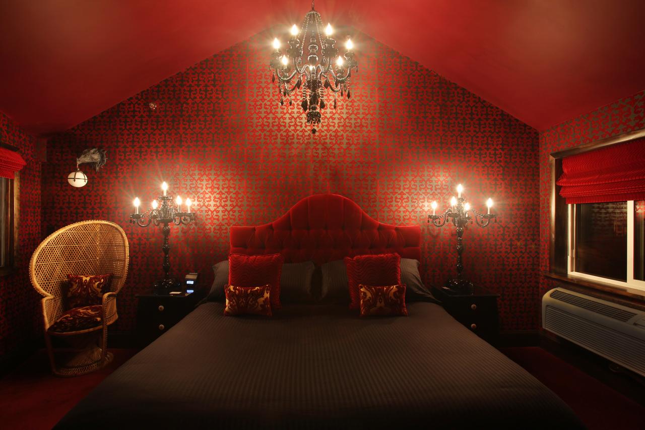 The Roxbury - thumb 30