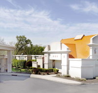 Howard Johnson by Wyndham Newburgh - Accommodation Rooms