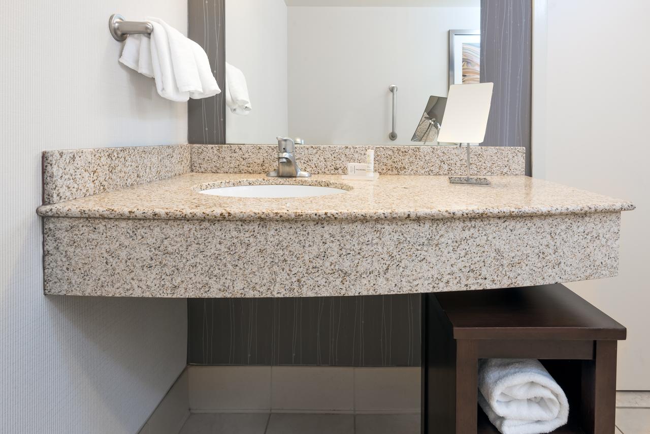 Courtyard By Marriott Buffalo Airport - thumb 30