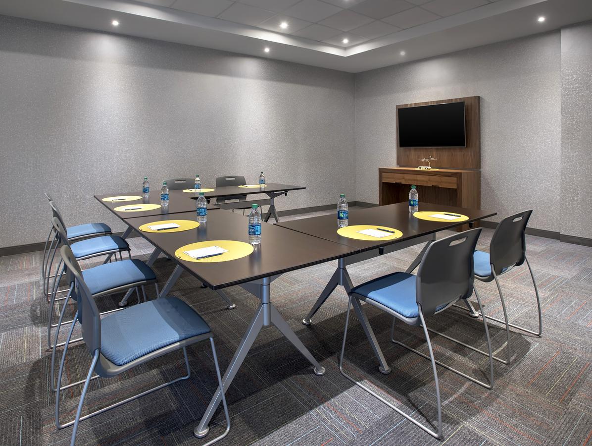 Aloft Buffalo Airport - thumb 17