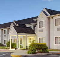 Microtel Inn  Suites by Wyndham Burlington - Accommodation Rooms