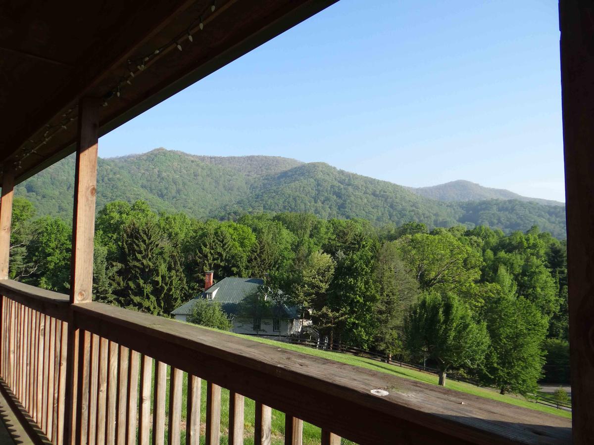 Engadine Inn And Cabins - thumb 3