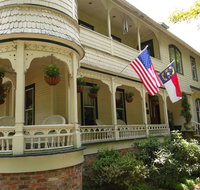 Engadine Inn and Cabins - Accommodation Rooms