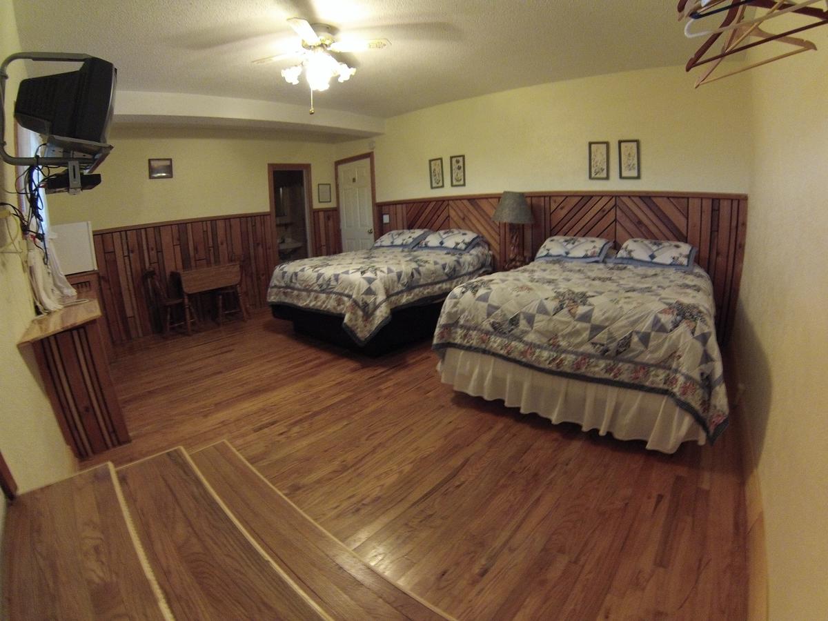 Skyline Village Inn - thumb 0