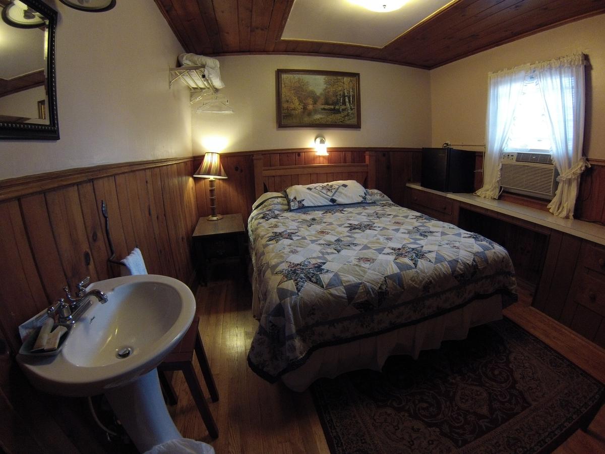 Skyline Village Inn - thumb 10