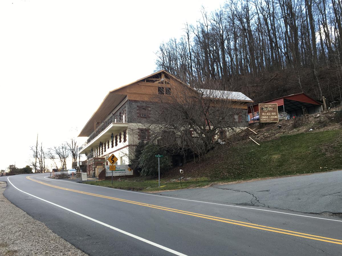 Skyline Village Inn - thumb 42