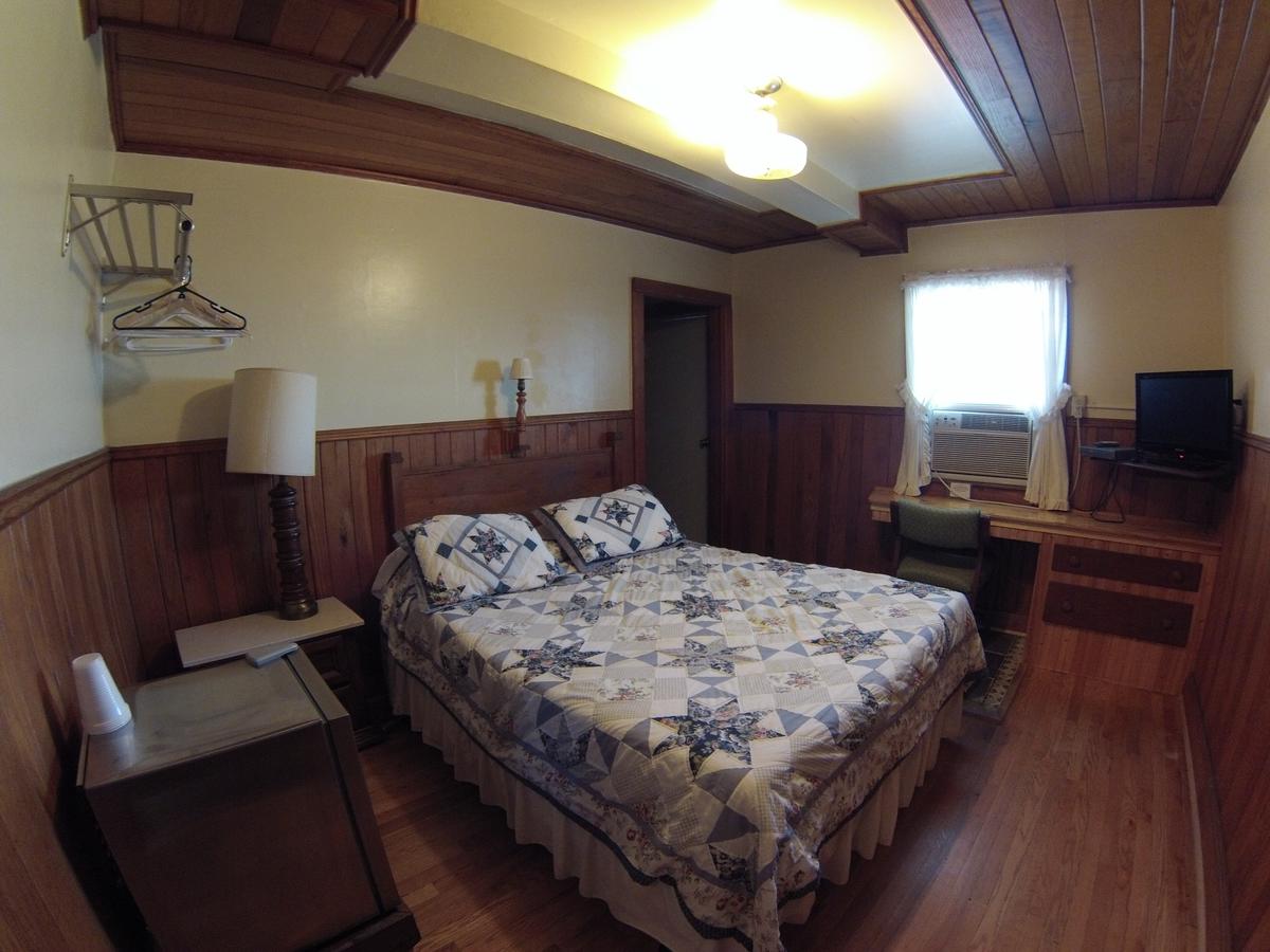 Skyline Village Inn - thumb 6