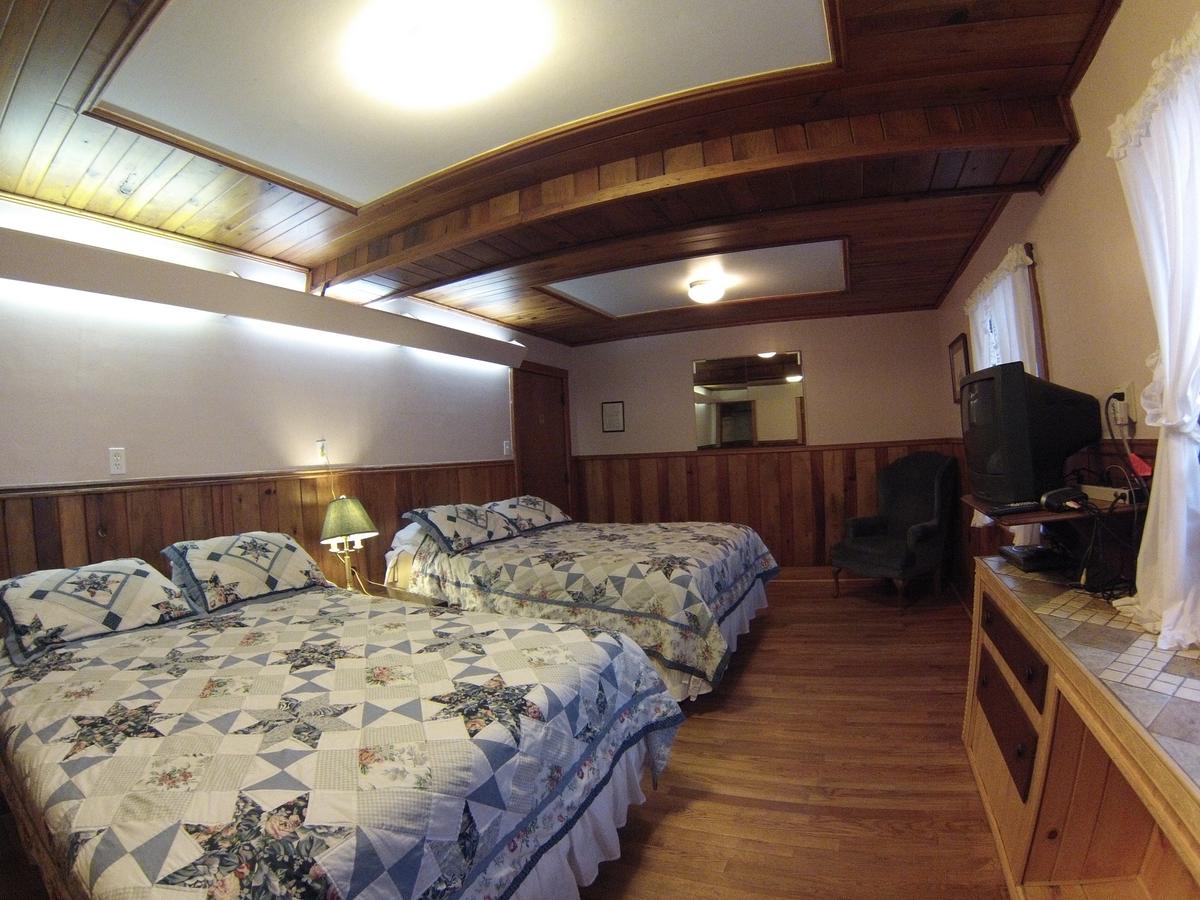 Skyline Village Inn - thumb 26