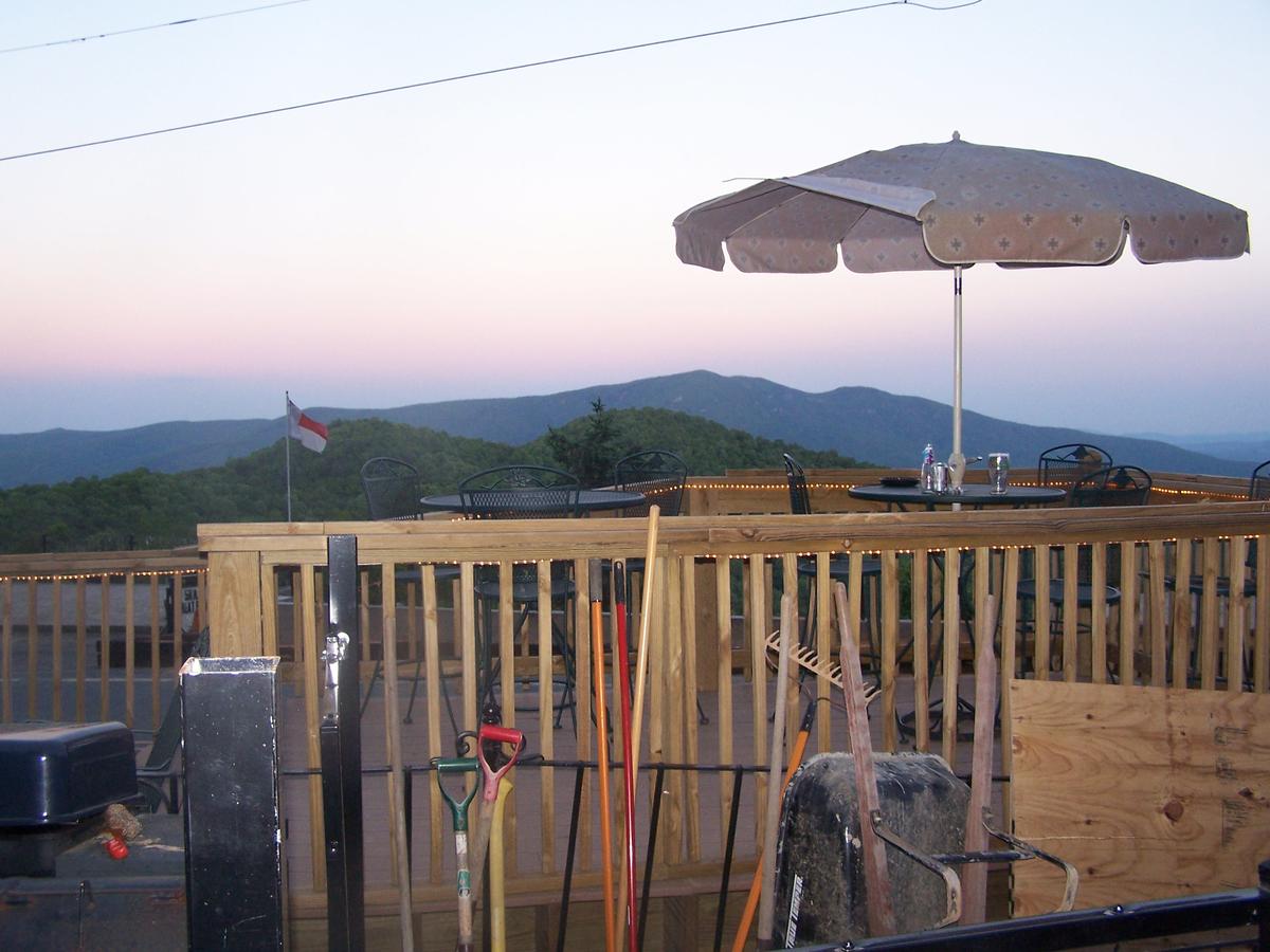 Skyline Village Inn - thumb 33